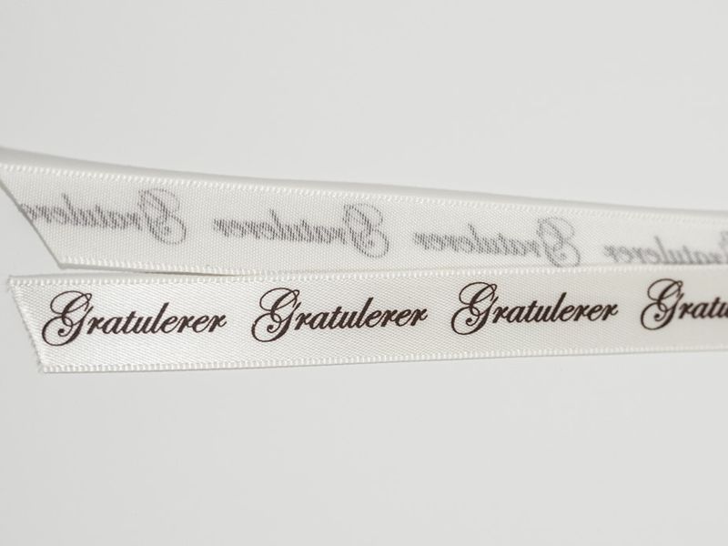Silkebånd - Gratulerer - Krem - 13 mm - Metervare