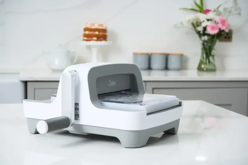 Sizzix - 667085 - Big Shot Machine - White & Gray  *New design*