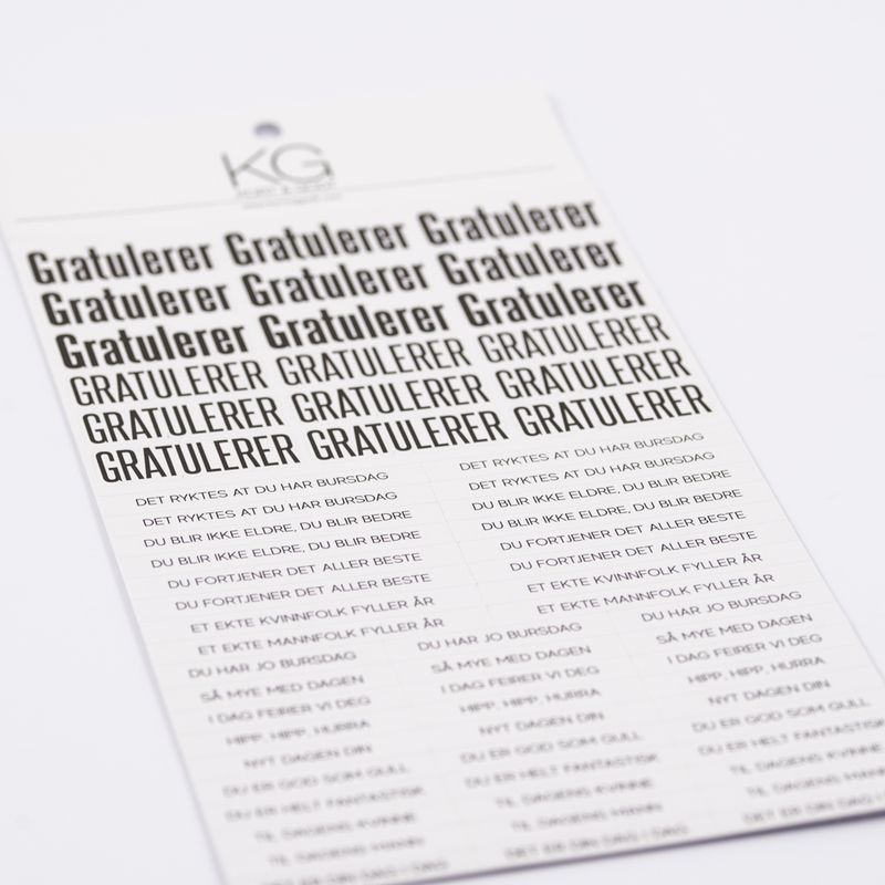 Kort & Godt - Stickers - ST1001 - Gratulerer -Sort tekst på hvit